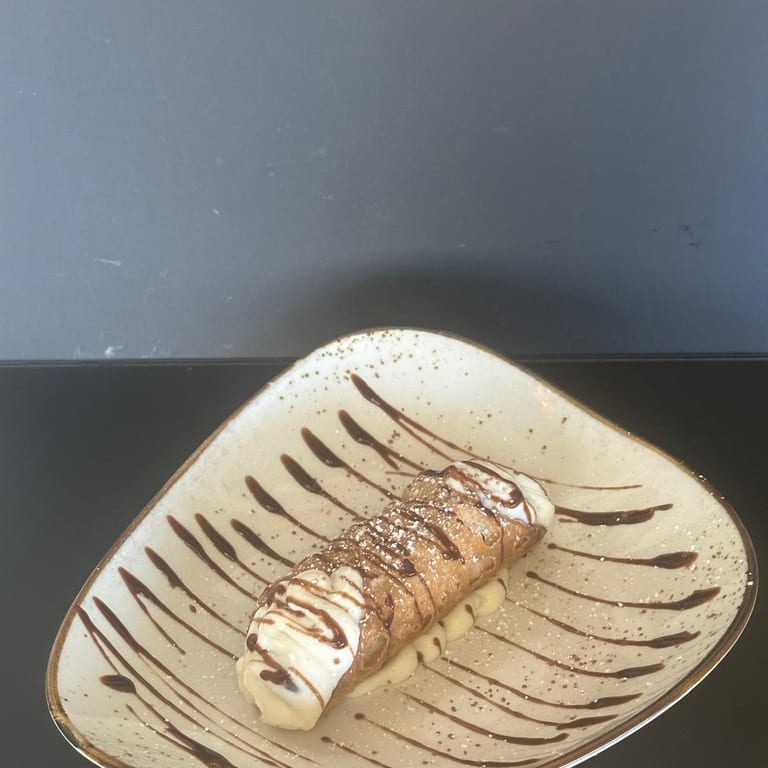 Delicious Cannoli and Italian Desserts